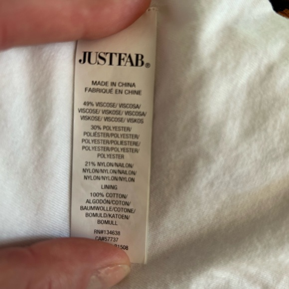 NWOT JustFab sweater mini skirt, medium, white - Picture 3 of 4